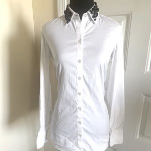 Ann Taylor White Button Down Shirt With Black Beaded Collar Size 0